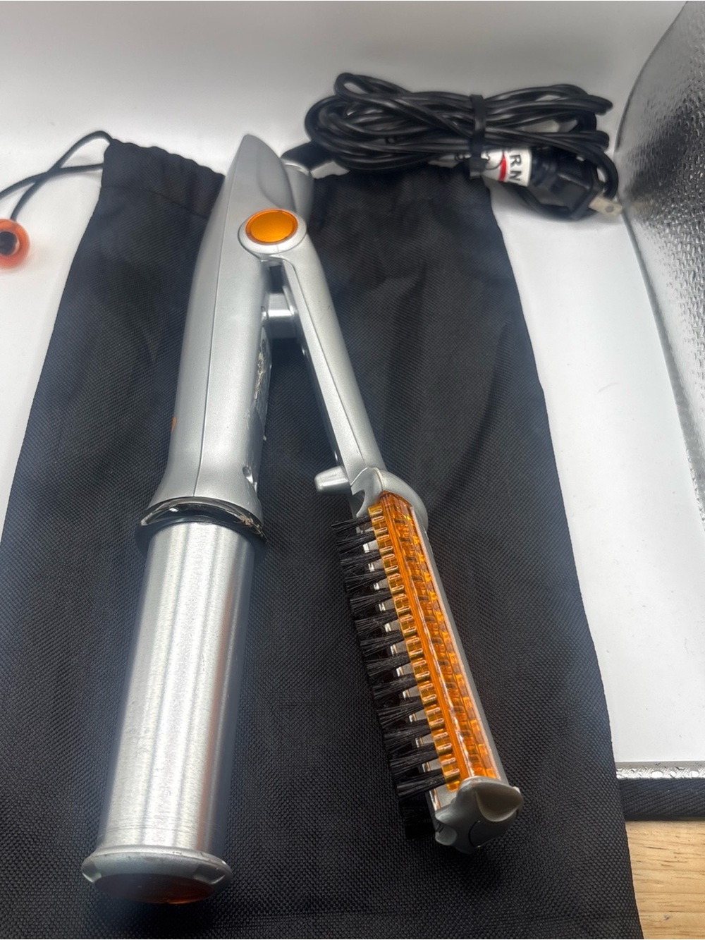 InStyler Rotating Hair Straightening Curling Hot Iron 1 1/4" IS1001